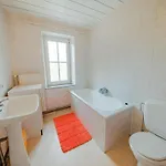 Spacious Retreat Brisy