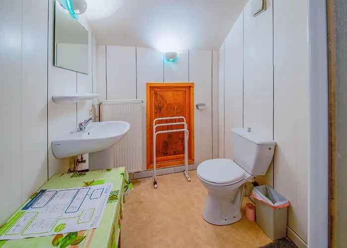 Spacious Retreat Brisy